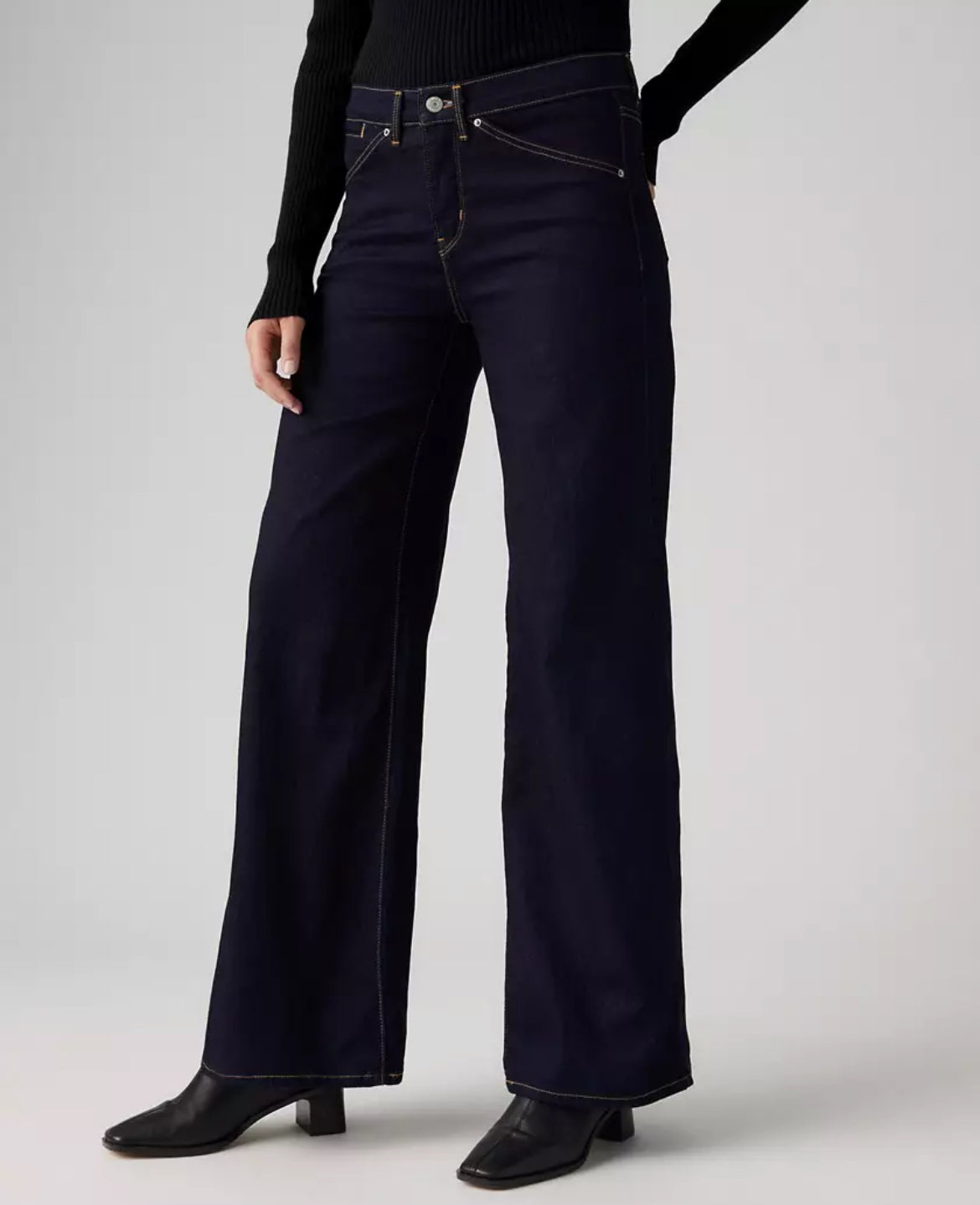 Levi's® 318™ Shaping Wide Leg 001Q70004 — LEVIS