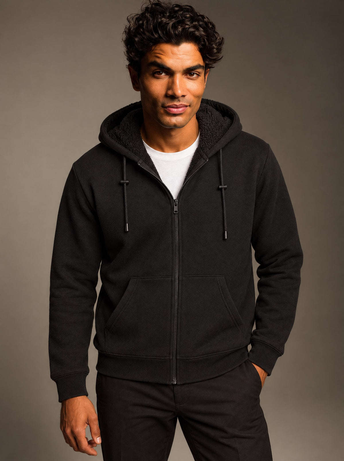 Sudadera con Cierre y Gorro de Borrego Caballero Vertical Eagle – Negro – frente
